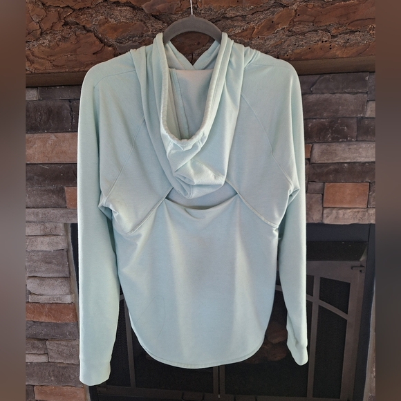 Under Armour open back hoodie - Picture 2 of 9